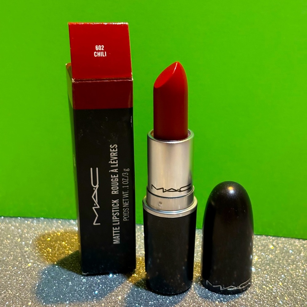 BNIB! MAC Matte Lipstick 💄 in CHILI 🌶️ 602